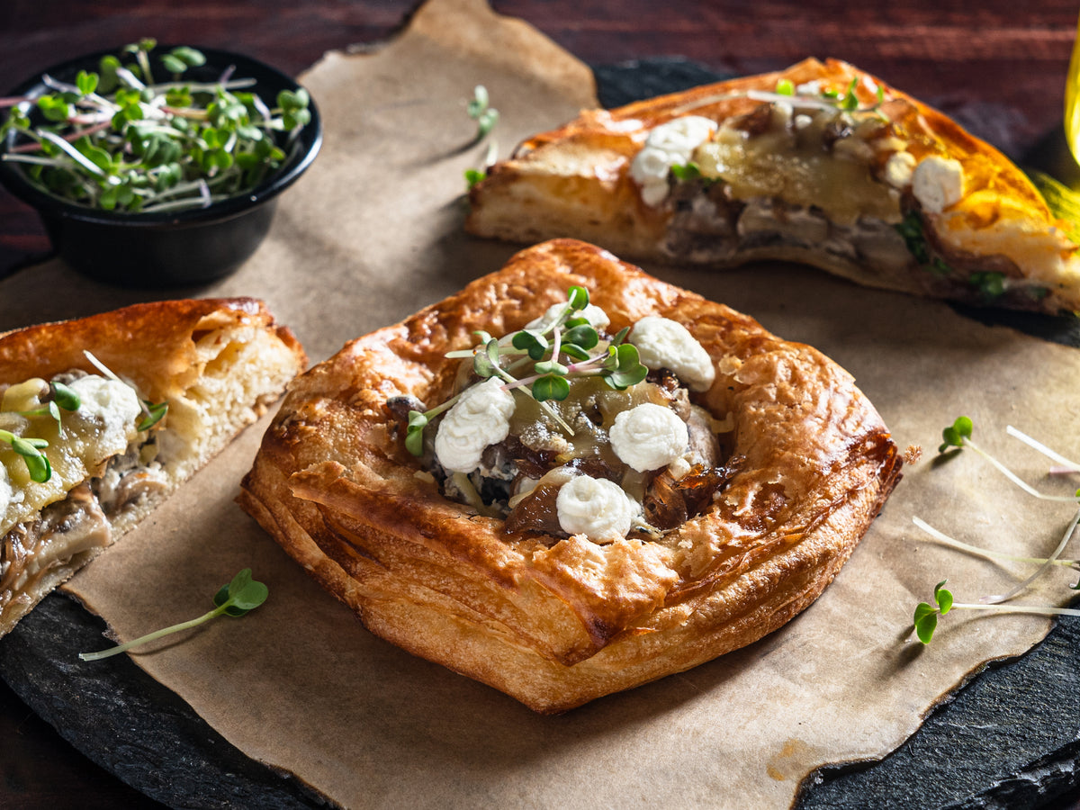 Mushroom, Caramalised Onion & Gouda